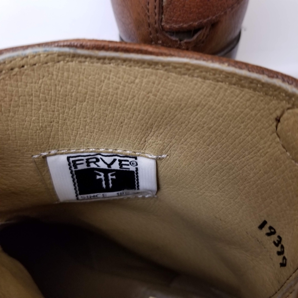 Frye Melissa Button Zip short boot - Picture 9 of 9